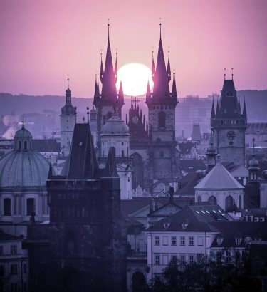 zásah na stř #wonderful_prague #europestyle_czechrepublic #toppraguephoto #kings_hdr #visitcz # #canonczsk #discovery_earthpix #discovery #topeuropephoto #citybestpics…