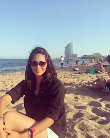Wherever you go becomes a part of you . #tbt #viajaresvivir #coleccionandomomentos #barceloneta #españa…