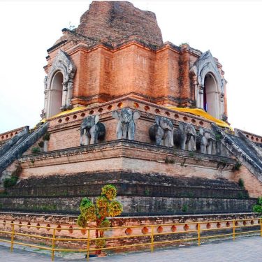Ват Чеди Луанг один из центральных и самый большой в Чианг Мае в Северном&hellip;