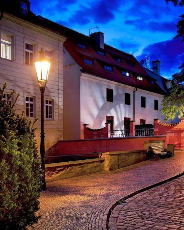 Velkopřevorský mlý #wonderful_prague #europestyle_czechrepublic #toppraguephoto #kings_hdr #visitcz # #canonczsk #discovery_earthpix #discovery #topeuropephoto #citybestpics #travelmore&hellip;