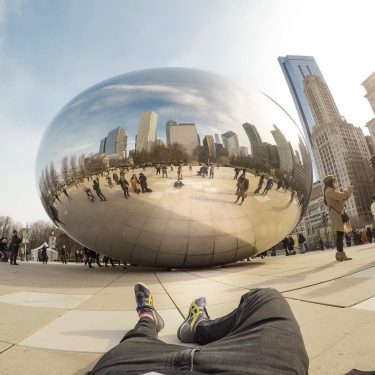 Siempre tenemos que ver las cosas desde otra perspectiva #gopro #milleniumpark #cloudgate #thebean #labluekombi…